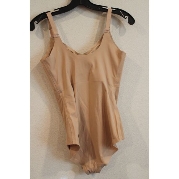 Honeylove size medium nude one piece shapewear snap gusset - Picture 4 of 9